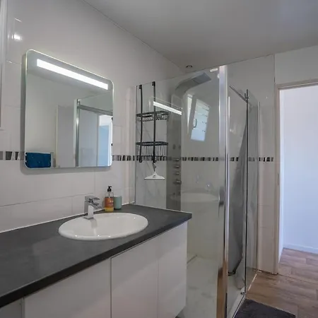 Air-conditioned House With Garden And Heated Pool *