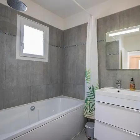 Villa Air-conditioned House With Garden And Heated Pool *