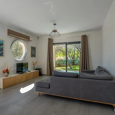 Villa Air-conditioned House With Garden And Heated Pool *