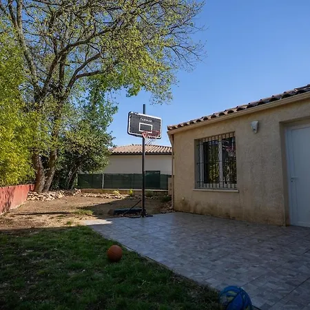 Air-conditioned House With Garden And Heated Pool Villa *